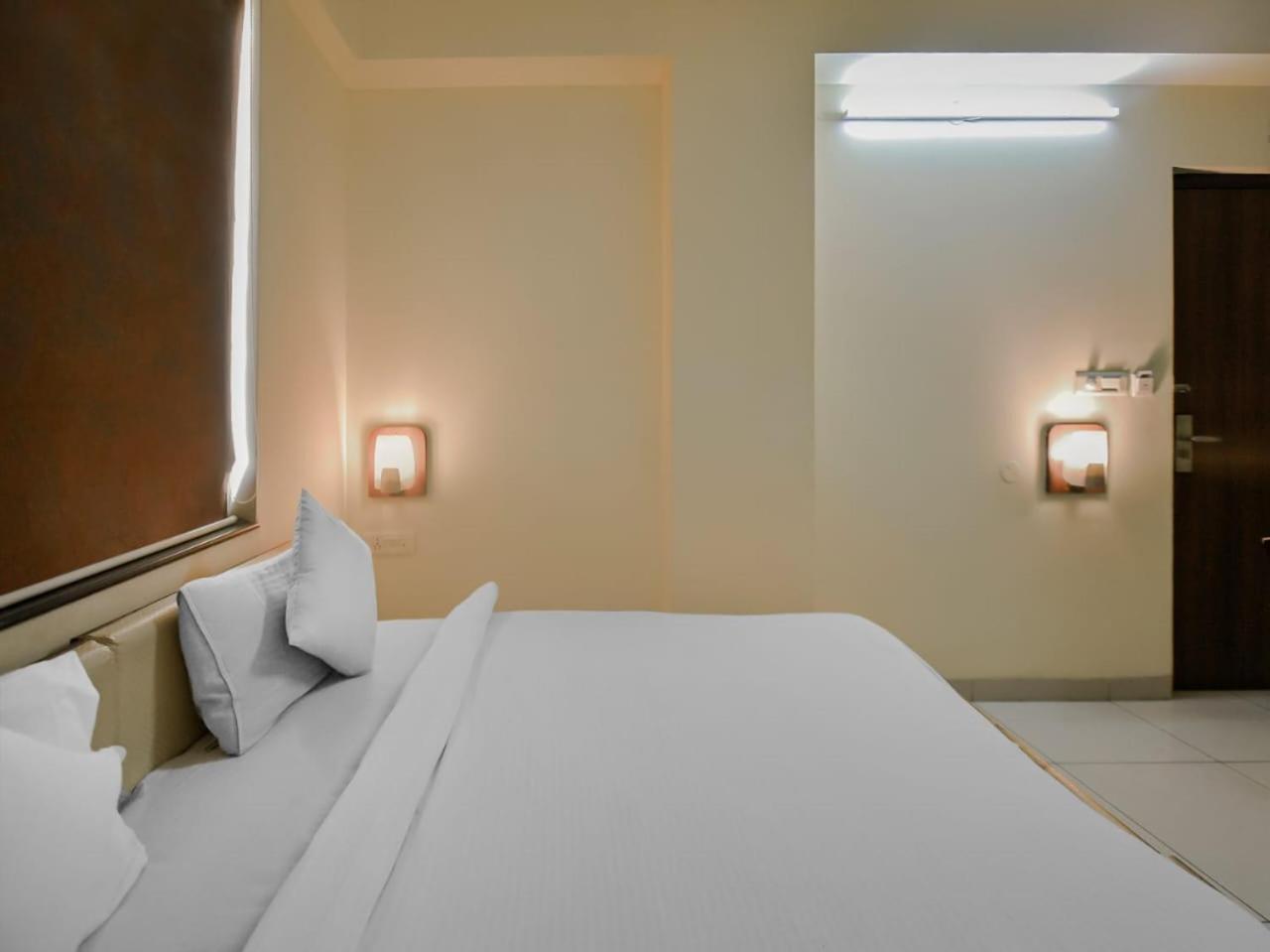 Hotel Vijaydeep Place Near Delhi Airport Új-Delhi Kültér fotó