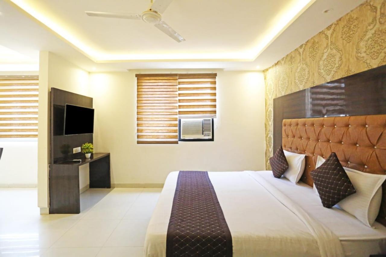 Hotel Vijaydeep Place Near Delhi Airport Új-Delhi Kültér fotó