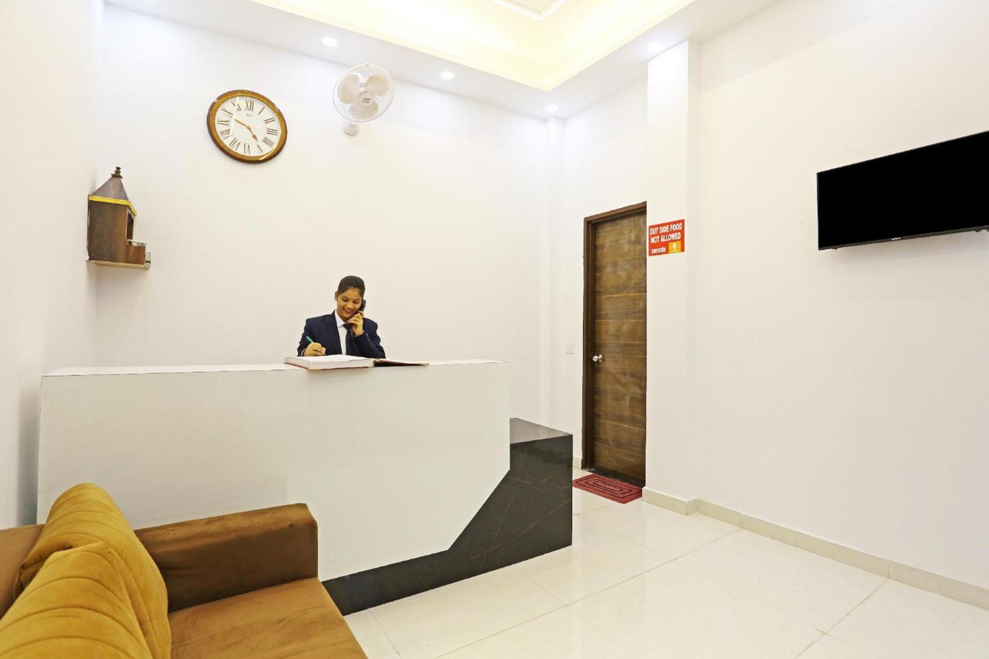 Hotel Vijaydeep Place Near Delhi Airport Új-Delhi Kültér fotó