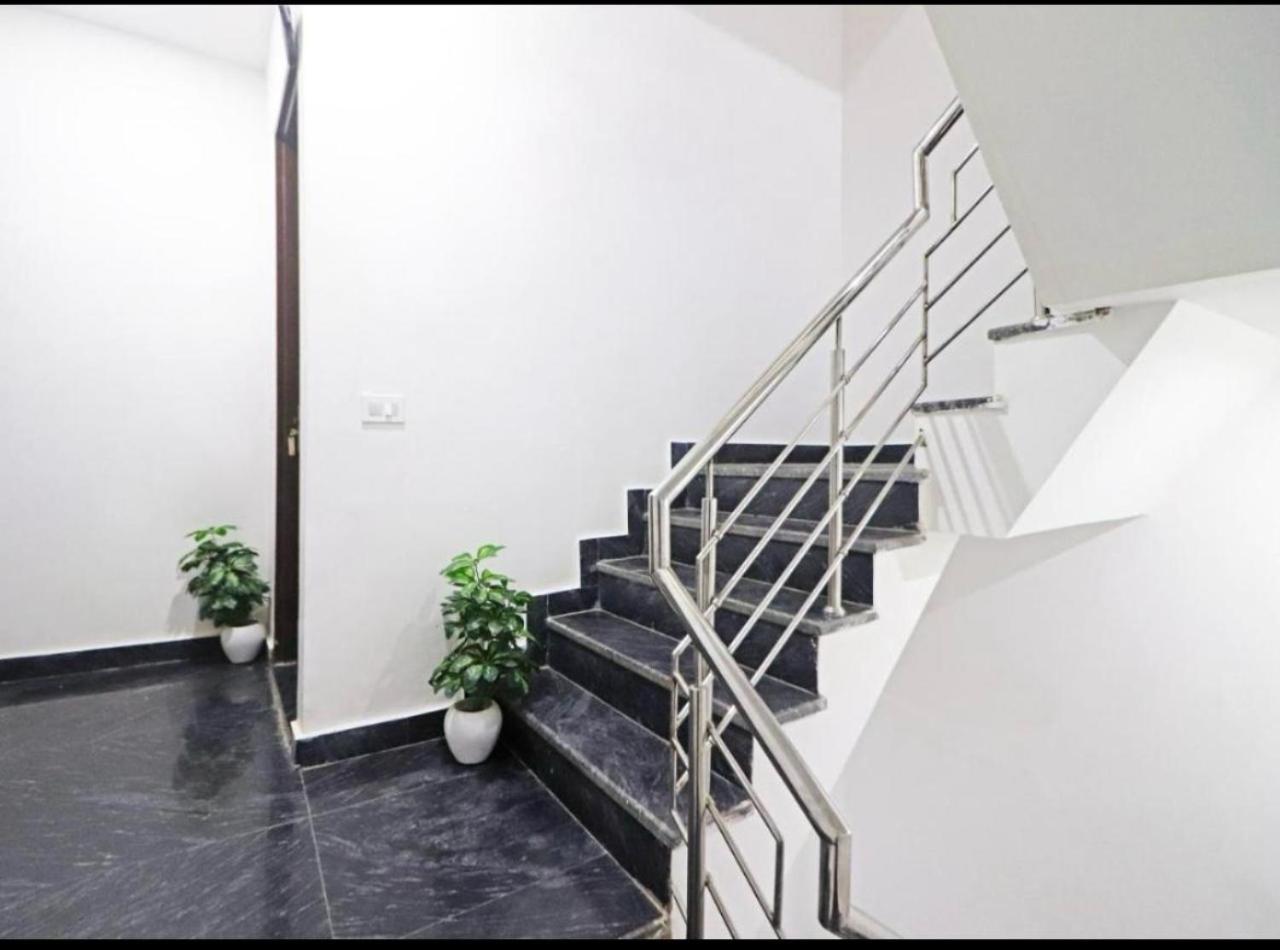 Hotel Vijaydeep Place Near Delhi Airport Új-Delhi Kültér fotó