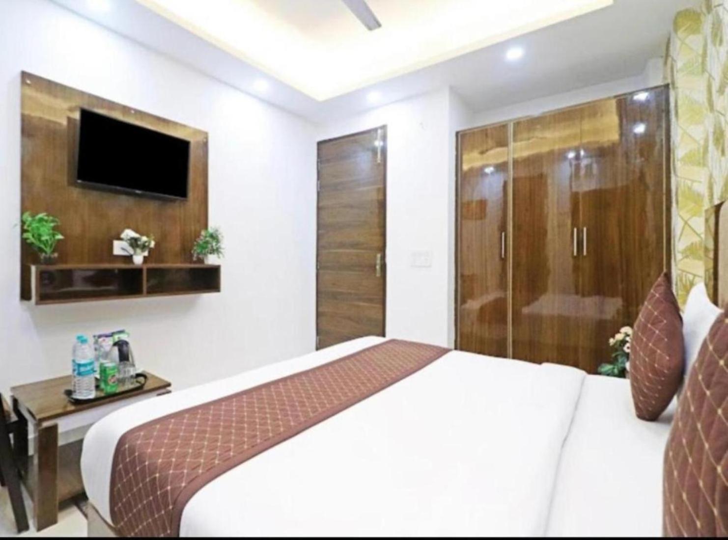 Hotel Vijaydeep Place Near Delhi Airport Új-Delhi Kültér fotó